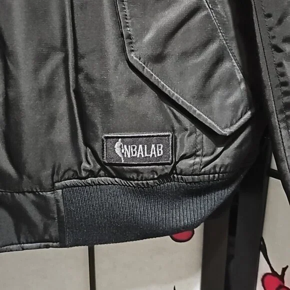 Portland Trailblazers The Very Warm x NBALab Reversible Jacket Size Medium New - Picture 7 of 12